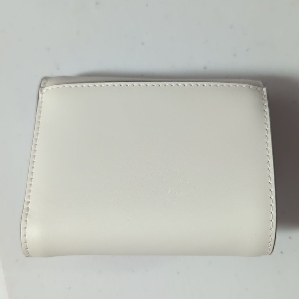 NWT Kate Spade Cream/Gold Wallet - Picture 2 of 7